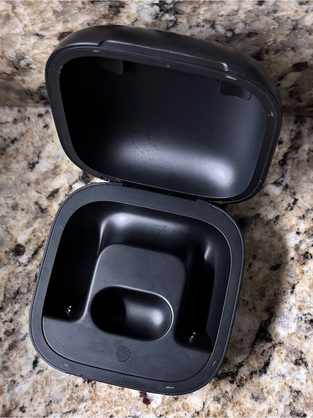 Beats by Dre Powerbeats Pro (A2078) Replacement Charging Case ONLY - Picture 4 of 9